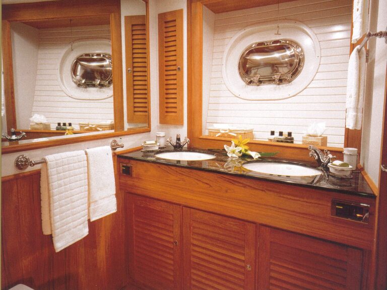 The 35m Yacht MANUTARA