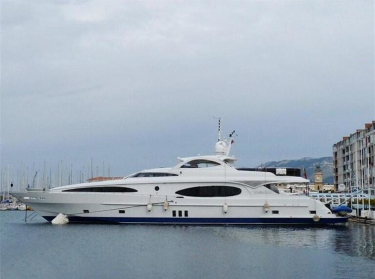 The 35m Yacht MELANYA