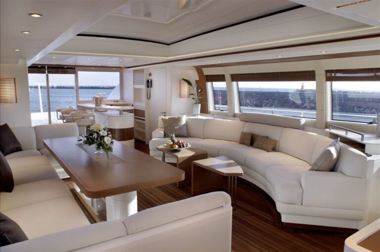 The 35m Yacht MOON GODDESS