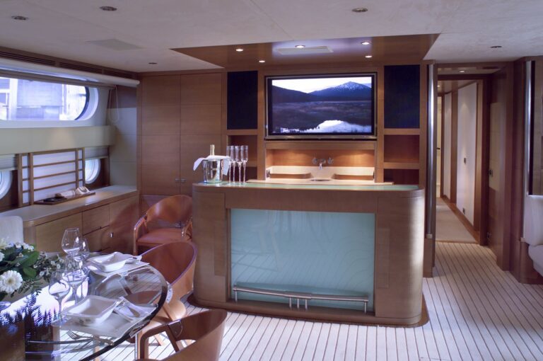 The 35m Yacht MOON GODDESS