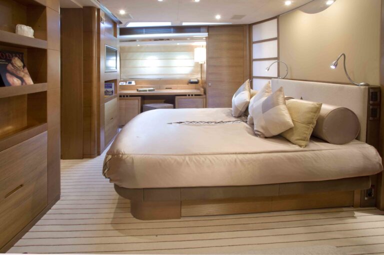 The 35m Yacht MOON GODDESS