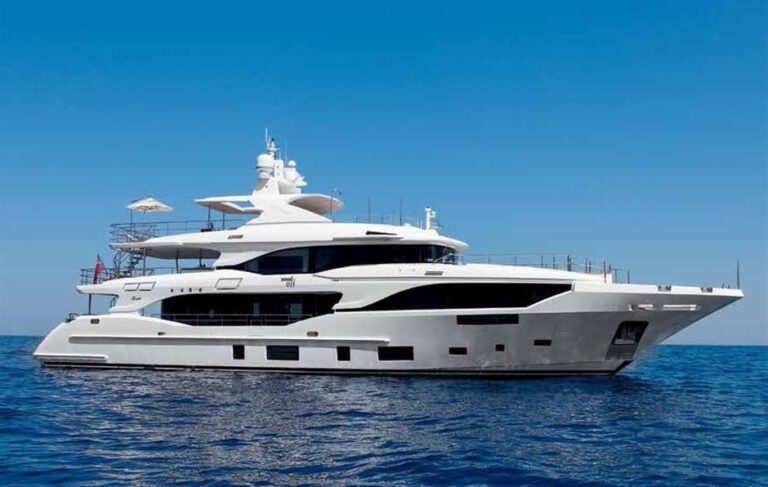 The 35m Yacht OLI