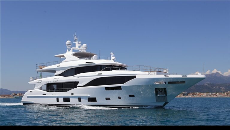 The 35m Yacht OLI