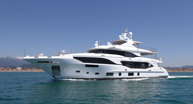 The 35m Yacht OLI