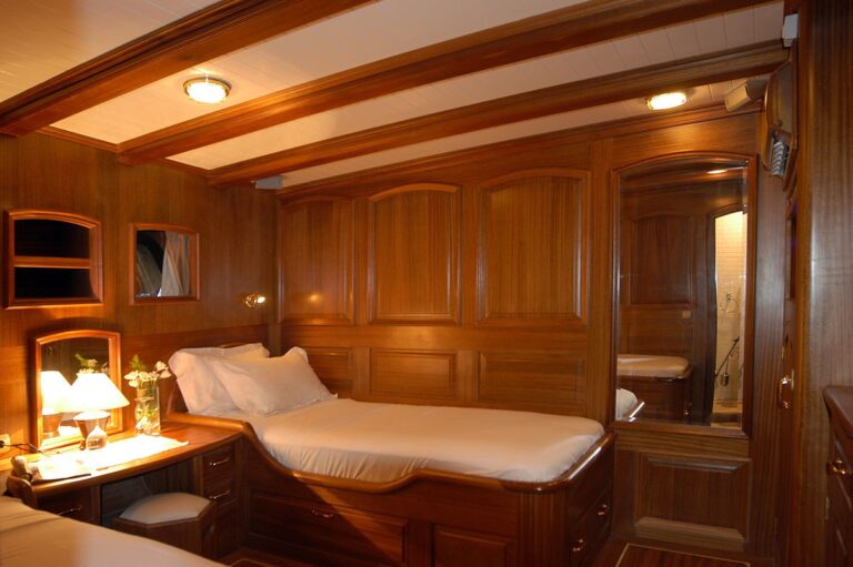 The 35m Yacht QUEEN OF KARIA