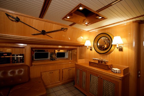 The 35m Yacht TENACIOUS
