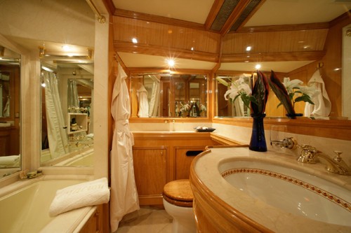 The 35m Yacht TENACIOUS