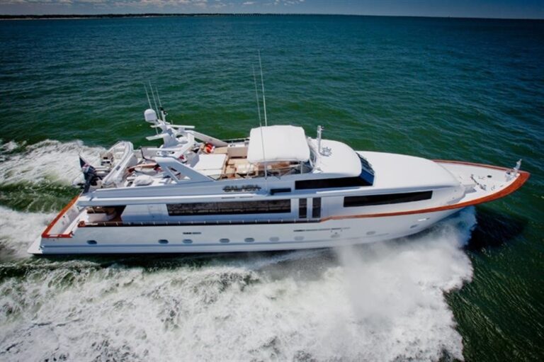 The 35m Yacht TRUE BLUE