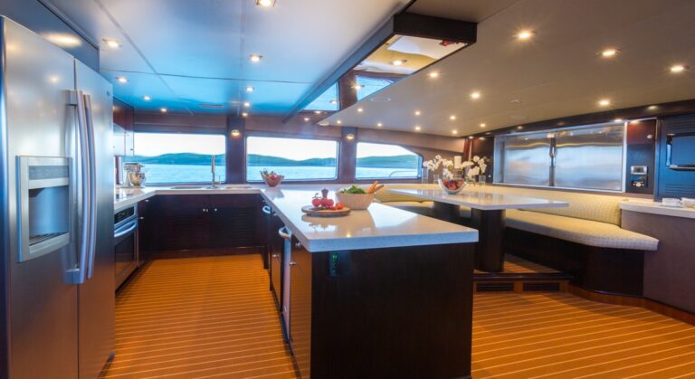 The 35m Yacht UNBRIDLED