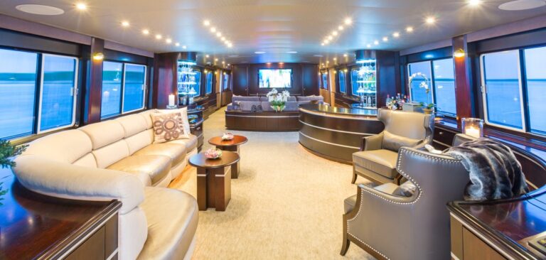 The 35m Yacht UNBRIDLED