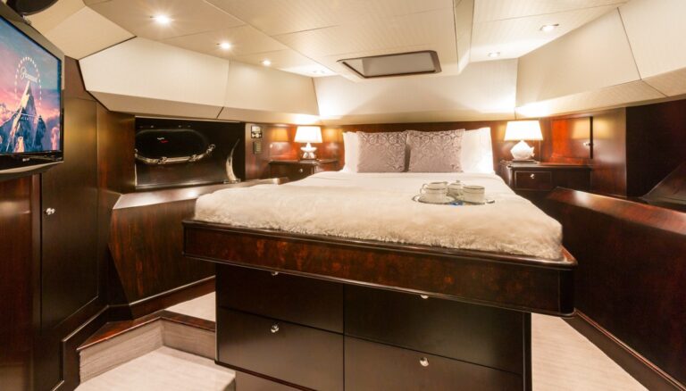 The 35m Yacht UNBRIDLED