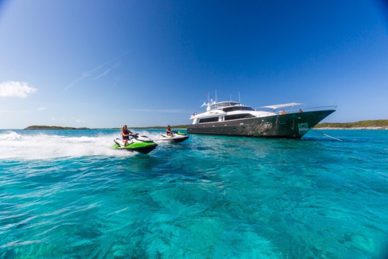 The 35m Yacht UNBRIDLED