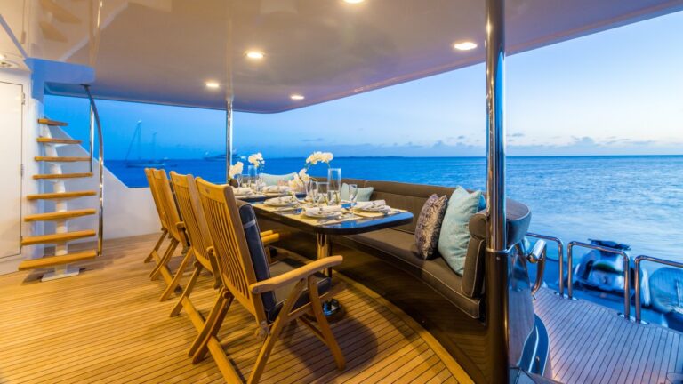 The 35m Yacht UNBRIDLED