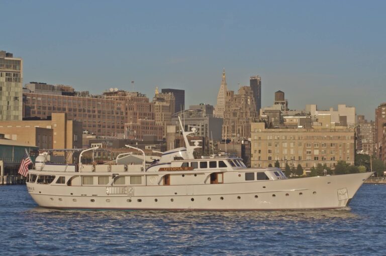 The 35m Yacht UTOPIA II
