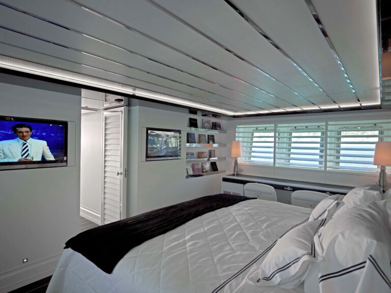 The 36m Yacht DOUBLE SHOT