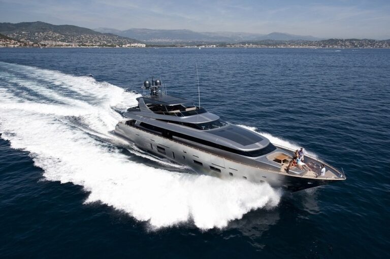 The 36m Yacht FAR AWAY