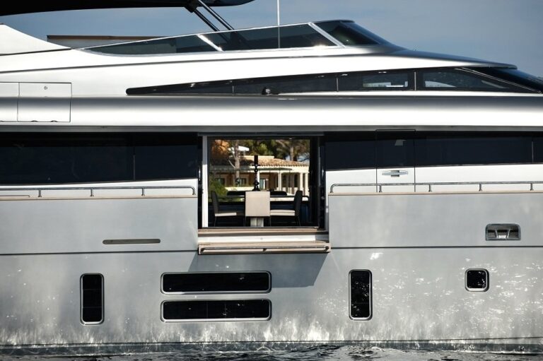 The 36m Yacht FAR AWAY