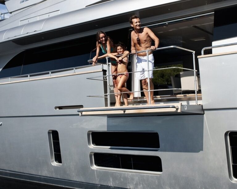 The 36m Yacht FAR AWAY
