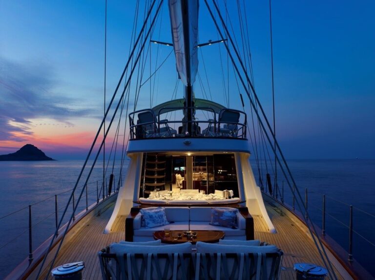The 36m Yacht GLORIOUS