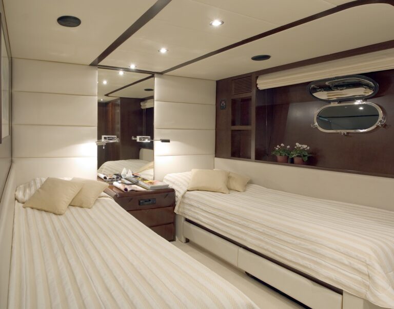 Twin Bed Cabin On Yacht LET IT BE