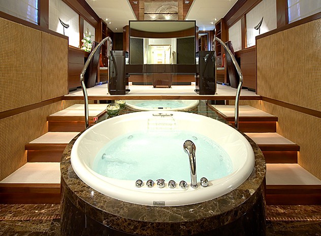 Jacuzzi Pool On Board Yacht MATSU