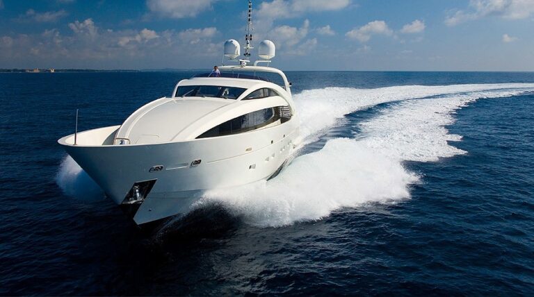 Forward Aspect: Yacht MATSU's Cruising Image