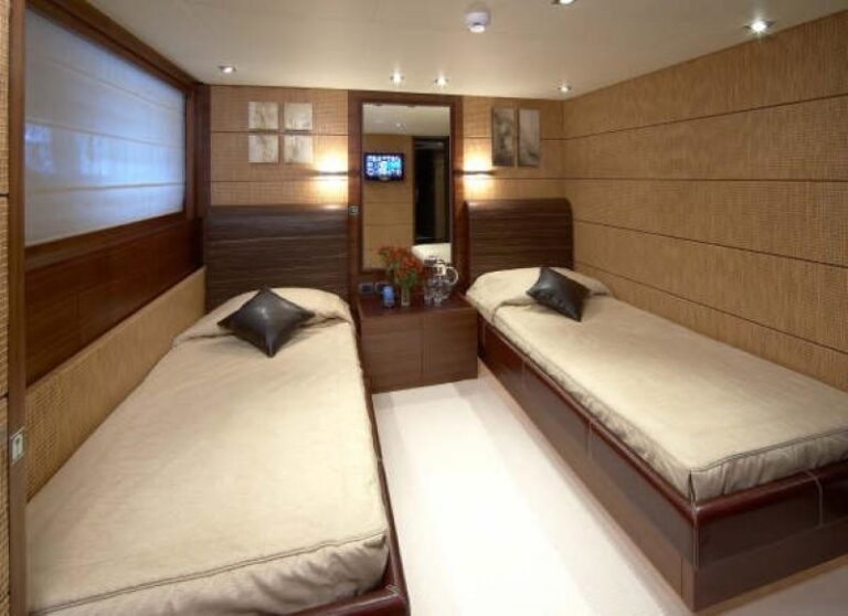 Twin Bed Cabin On Yacht MATSU