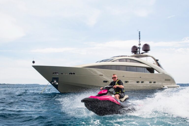 The 36m Yacht MIDNIGHT SUN