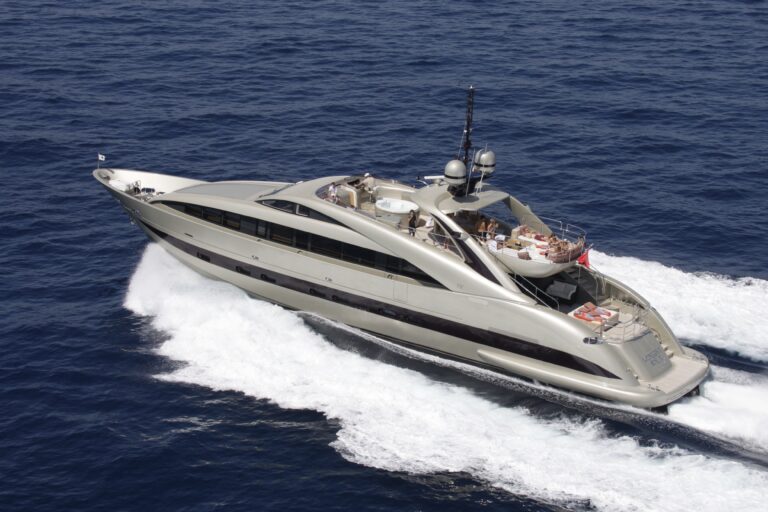 Cruising Aboard Yacht MIDNIGHT SUN