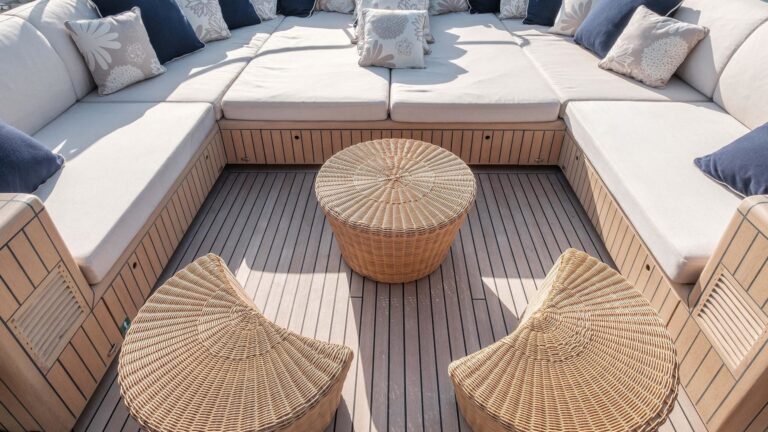 The 36m Yacht MIDNIGHT SUN