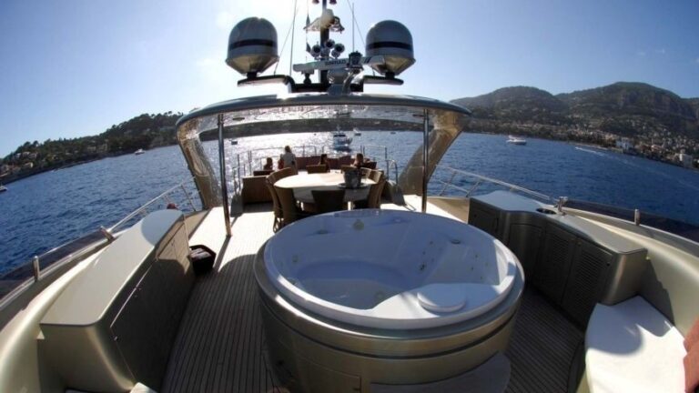 Jacuzzi Pool Aboard Yacht MIDNIGHT SUN