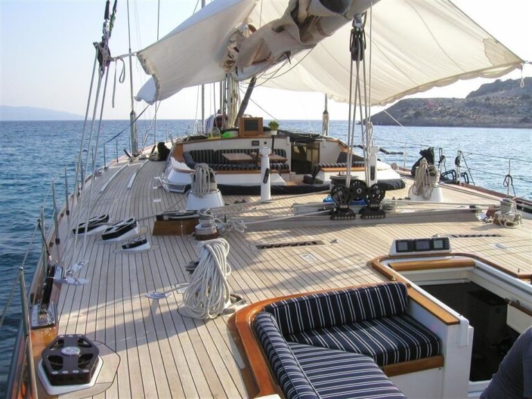 The 36m Yacht ONE LILO