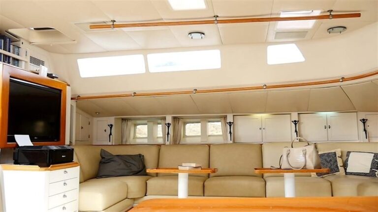 The 36m Yacht ONE LILO
