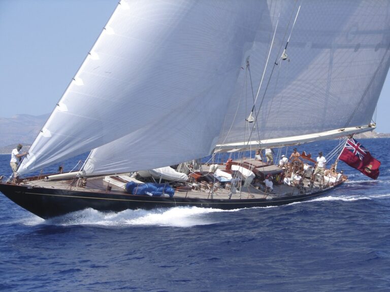 Cruising On Yacht SHAMROCK V