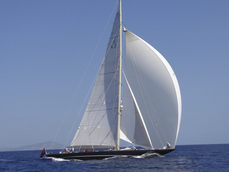 Overview Aboard Yacht SHAMROCK V