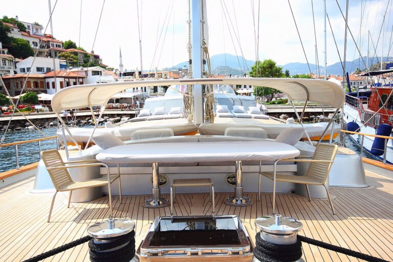 The 36m Yacht SILVER MOON