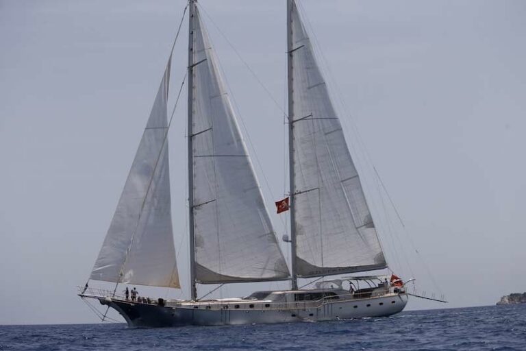 The 36m Yacht SILVER MOON