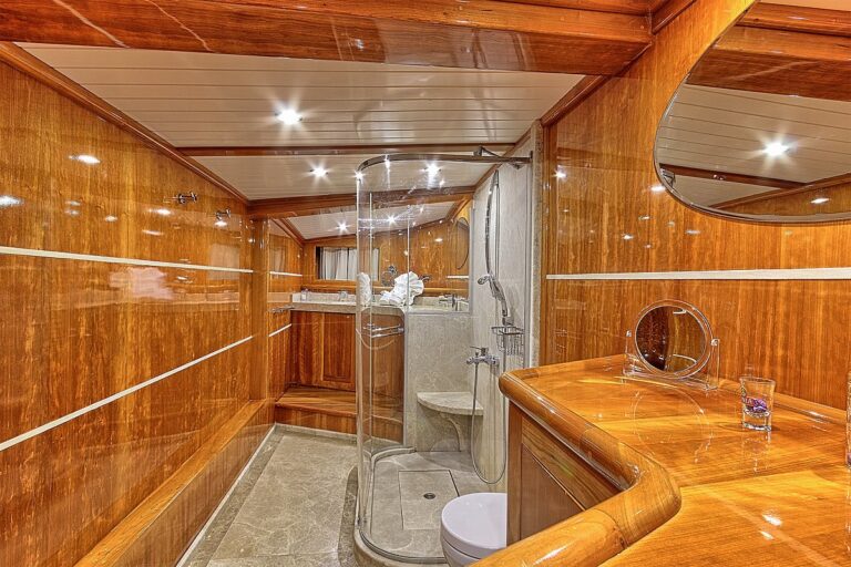 The 36m Yacht SILVER MOON