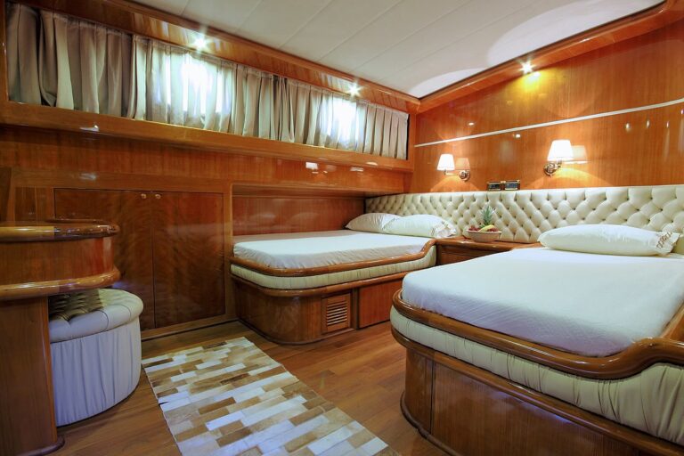 The 36m Yacht SILVER MOON