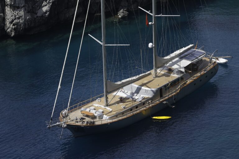 The 36m Yacht SILVER MOON