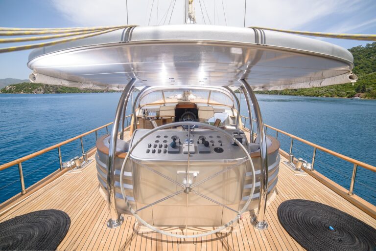 The 36m Yacht SILVER MOON