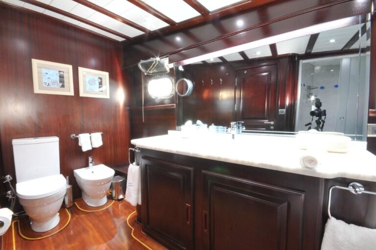The 36m Yacht SMILE
