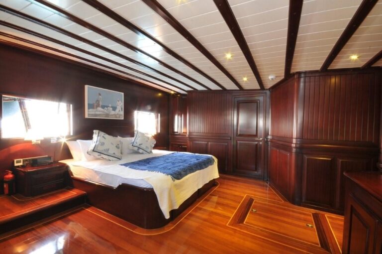 The 36m Yacht SMILE