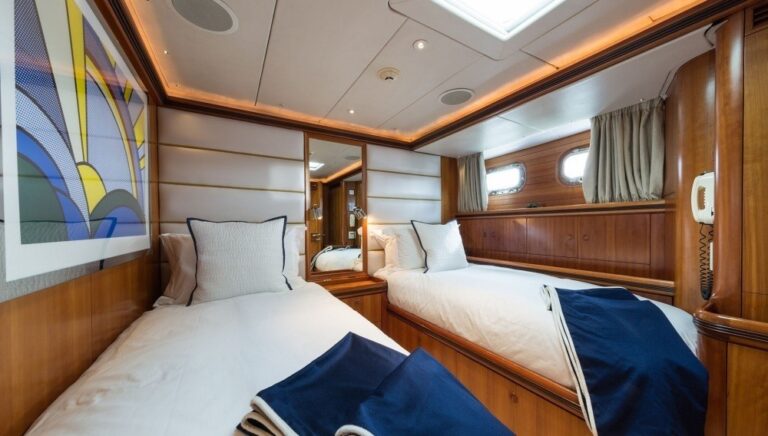 The 36m Yacht YANNEKE TOO