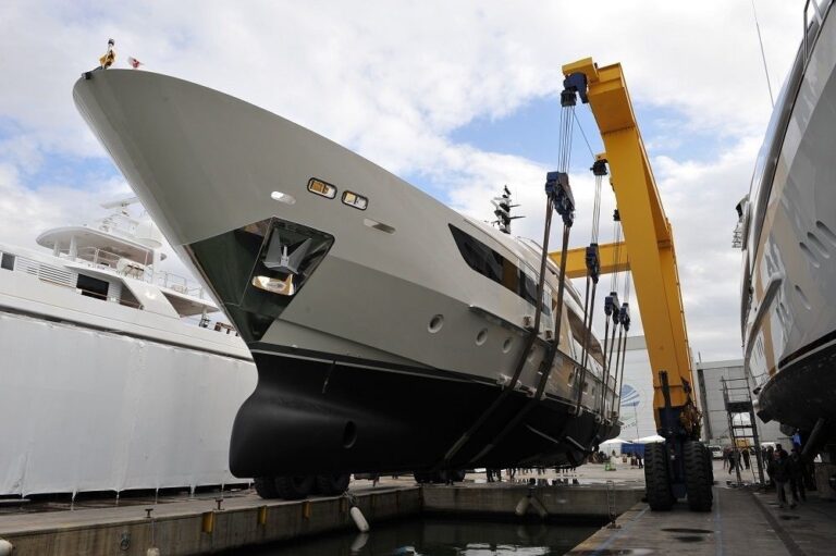 The 37m Yacht ALCHEMIST TOO