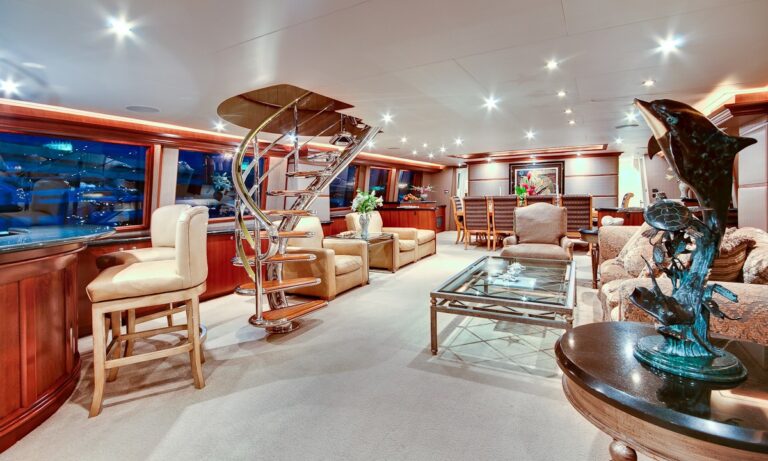 Profile: Yacht ANDIAMO's Saloon Image