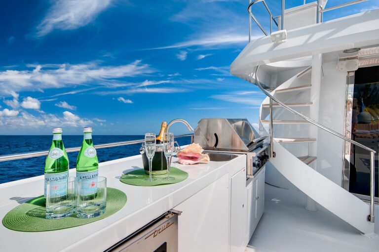 External Drinks Bar On Yacht ANDIAMO