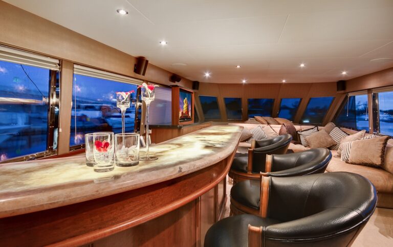 Drinks Bar On Yacht ANDIAMO
