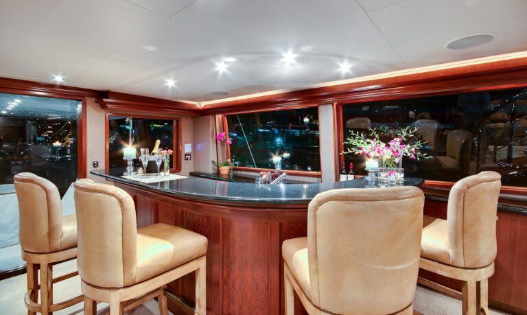 Drinks Bar On Yacht ANDIAMO