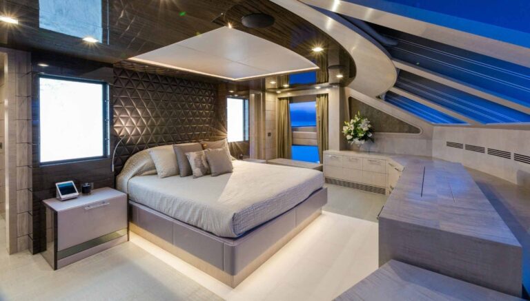 The 37m Yacht EDESIA - Master suite on the main deck